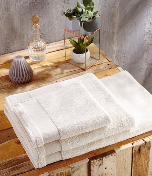 Peninsula 50 Hand Towel