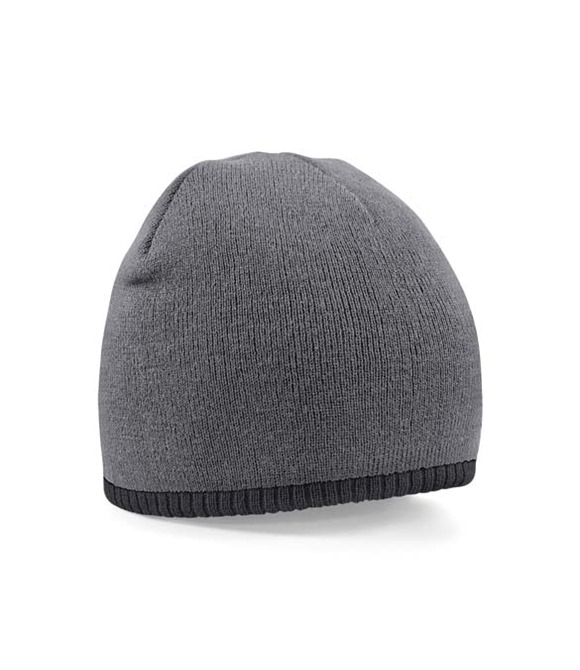 Two-tone pull-on beanie