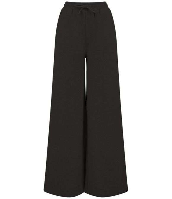 Women's sustainable fashion wide leg joggers