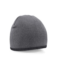 Two-tone pull-on beanie
