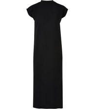Women�s long extended shoulder dress